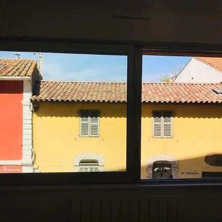 Apartment Village Parking Cassis